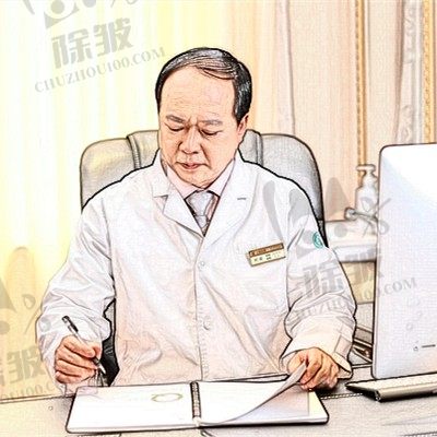 何斌
